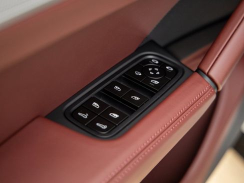 New 2026 Porsche Cayenne S image 22