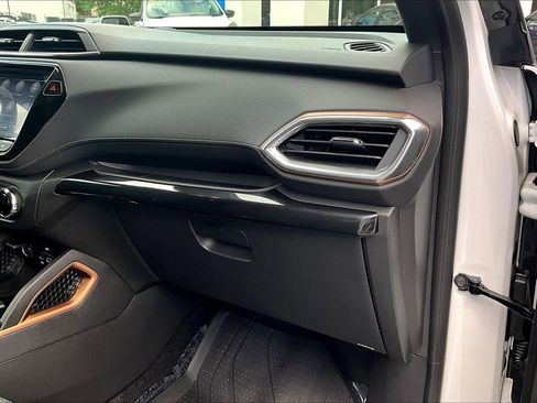 Used 2022 Chevrolet TrailBlazer ACTIV w/ Sun and Liftgate Package FWD image 16