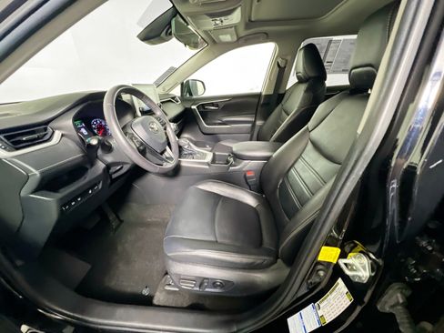 Used 2022 Toyota RAV4 XLE Premium AWD/4WD image 14
