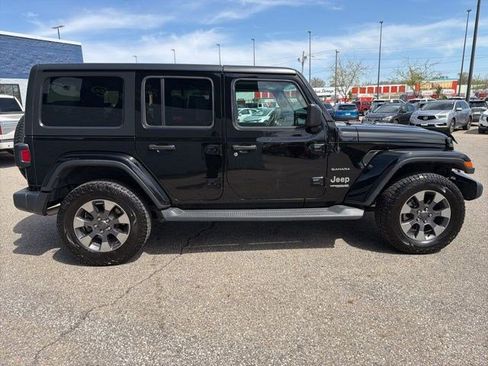 Used 2018 Jeep Wrangler Unlimited Sahara AWD/4WD image 6