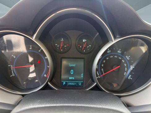Used 2011 Chevrolet Cruze LT FWD image 18