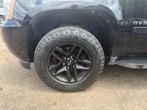 Used 2011 Chevrolet Avalanche LT AWD/4WD image 33