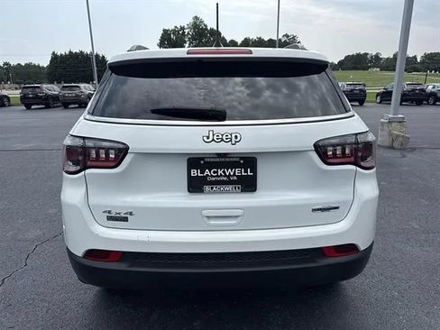 Used 2024 Jeep Compass Latitude AWD/4WD image 5
