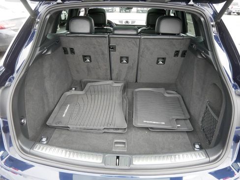 Used 2021 Porsche Macan image 9