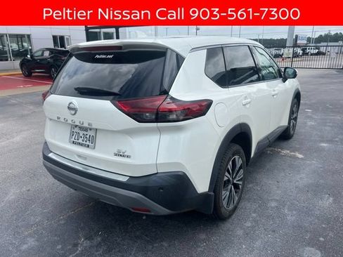 Certified 2021 Nissan Rogue SV FWD image 2
