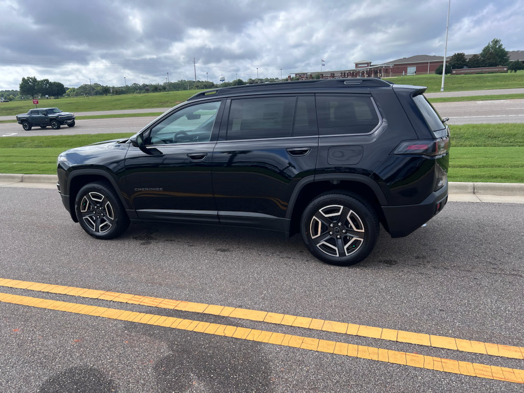 New 2026 Jeep Cherokee Laredo AWD/4WD image 7