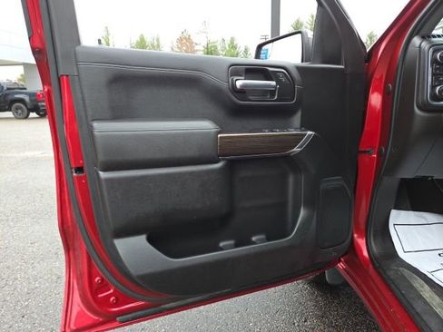 Used 2021 Chevrolet Silverado 1500 LT image 39