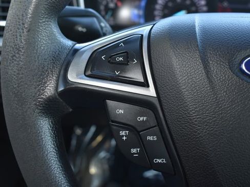 Used 2017 Ford Fusion SE w/ Fusion SE Technology Package FWD image 20