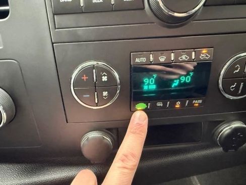 Used 2013 GMC Sierra 1500 SLE w/ Power Tech Package image 31