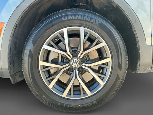 Used 2021 Volkswagen Tiguan S image 14