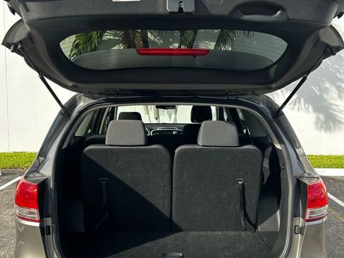 Used 2017 Kia Sorento LX w/ LX Convenience Package image 6