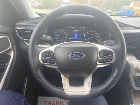 Used 2023 Ford Explorer XLT w/ Equipment Group 202A AWD/4WD image 13