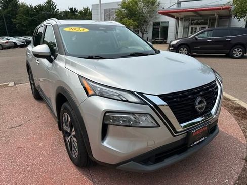 Used 2023 Nissan Rogue SV w/ SV Premium Package image 7