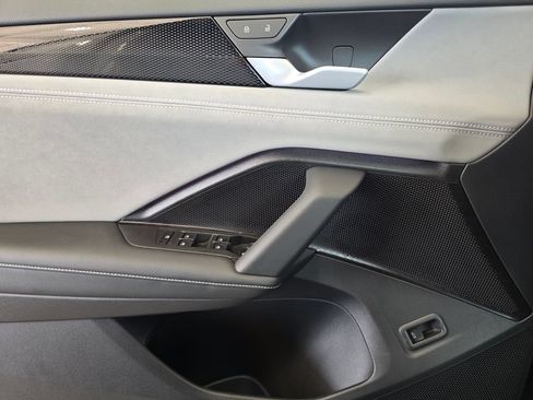 New 2026 Volkswagen Tiguan SE R-Line FWD image 21