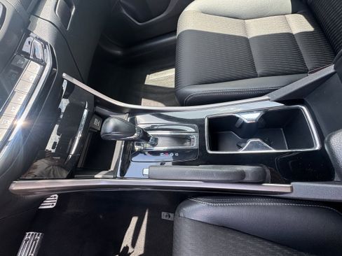 Used 2016 Honda Accord Sport image 14