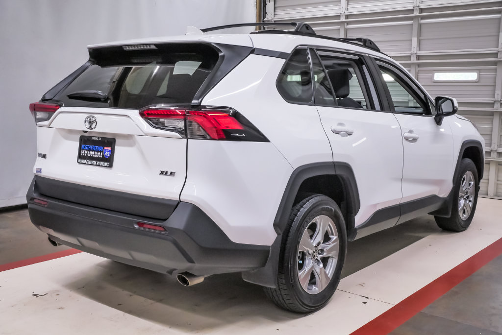 Used 2024 Toyota RAV4 XLE w/ Convenience Package FWD image 6