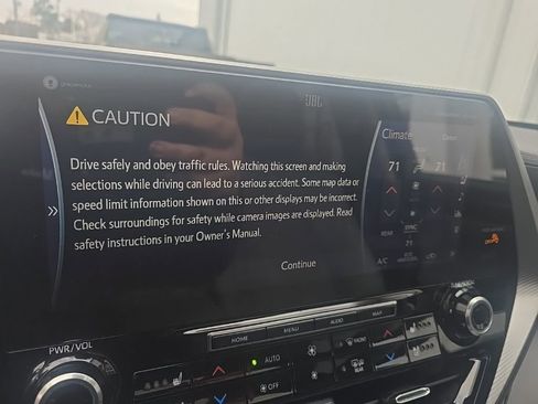 Used 2021 Toyota Highlander Platinum image 19