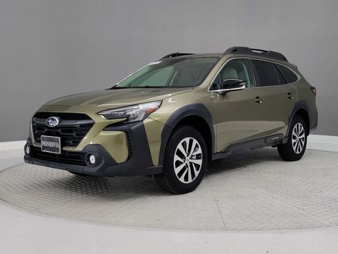 Used 2025 Subaru Outback Premium image 36