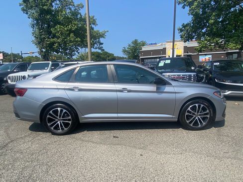 Certified 2025 Volkswagen Jetta Sport FWD image 2