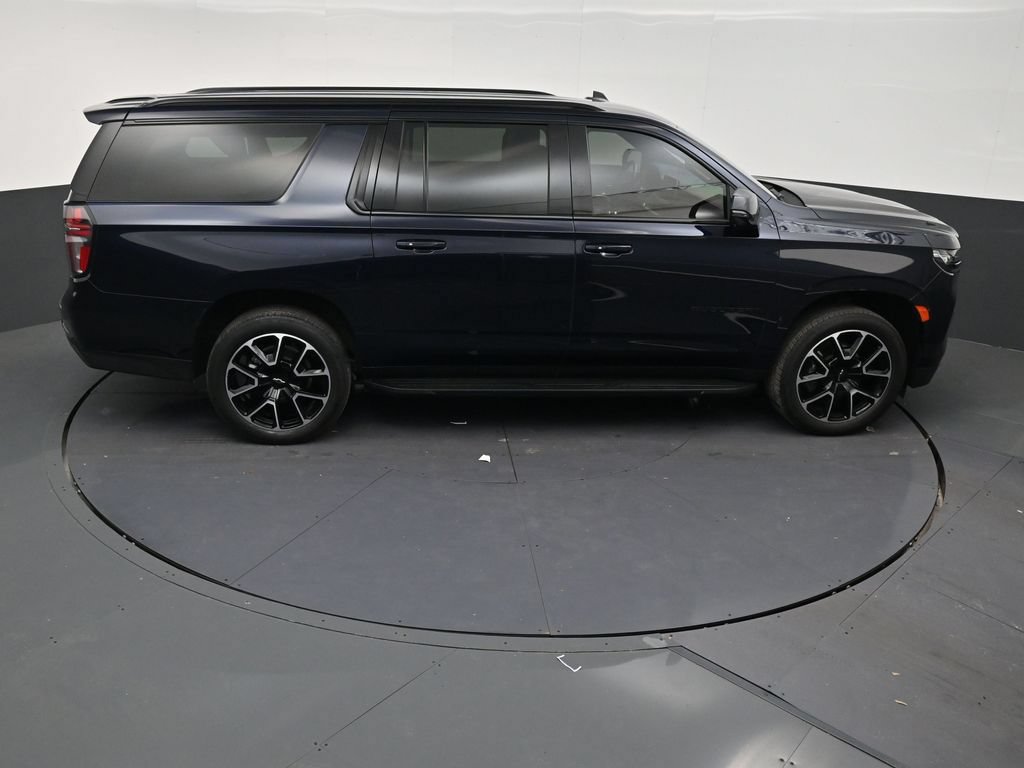 Used 2024 Chevrolet Suburban RST w/ Luxury Package RWD image 17