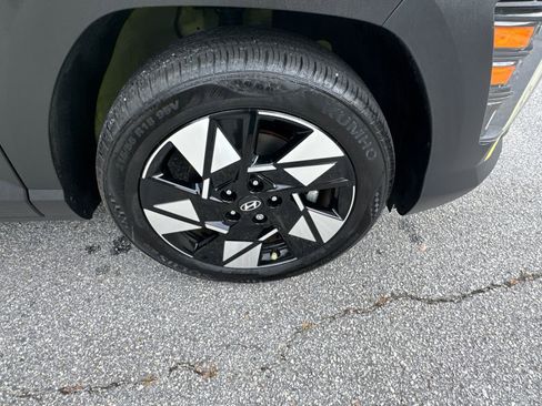 Used 2024 Hyundai Kona SEL w/ Convenience Package image 12