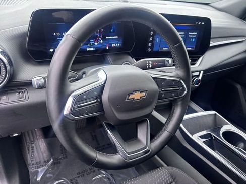 Used 2025 Chevrolet Equinox LT FWD image 18
