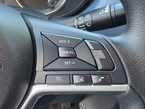 Used 2025 Nissan Versa SV w/ Trunk Package image 18