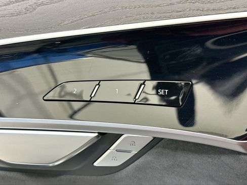 Used 2023 Audi A8 L 3.0T w/ Executive Package image 17