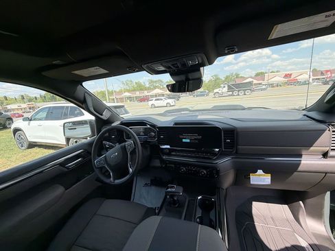 New 2026 Chevrolet Silverado 1500 ZR2 image 10