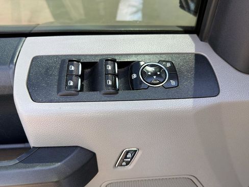 Used 2017 Ford F250 XL w/ Power Equipment Group AWD/4WD image 12