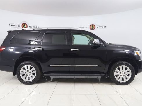 Used 2020 Toyota Sequoia Platinum AWD/4WD image 2