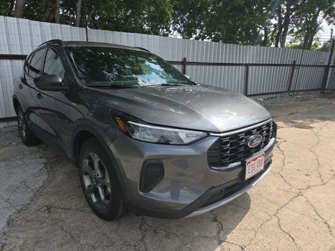 Used 2025 Ford Escape ST-Line AWD/4WD image 3