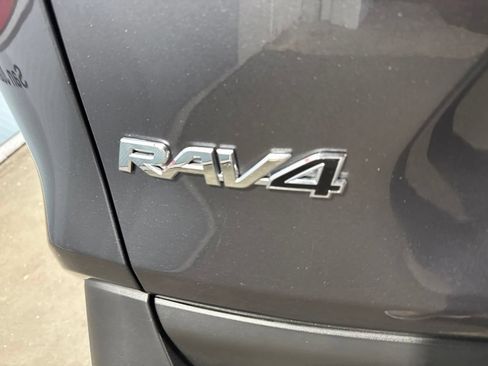 Used 2025 Toyota RAV4 XLE FWD image 24