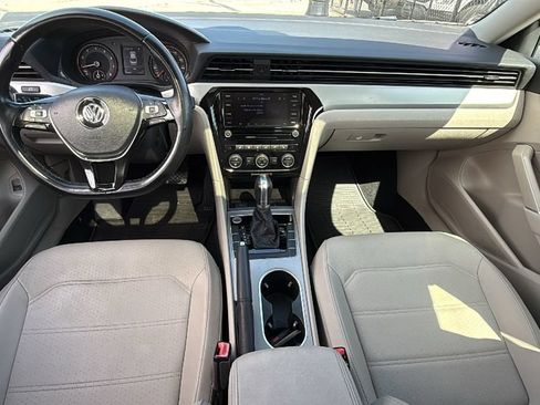 Used 2020 Volkswagen Passat 2.0T SE w/ Sunroof Package FWD image 26