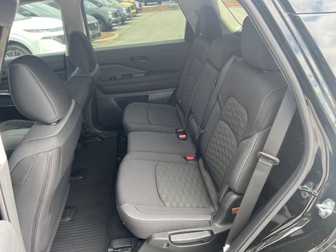 Certified 2025 Nissan Pathfinder SV image 14