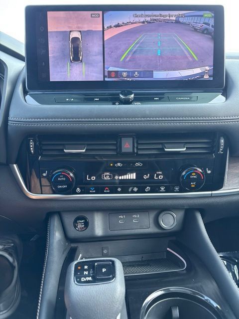 Used 2025 Nissan Rogue Platinum w/ Platinum Premium Package AWD/4WD image 10