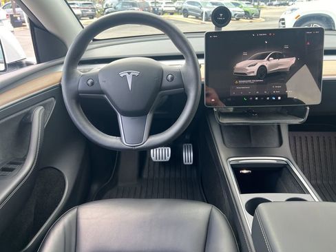 Used 2023 Tesla Model Y Performance image 25