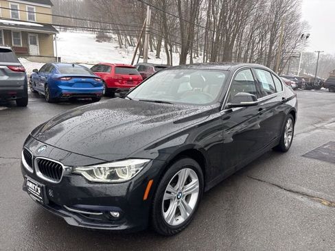 Used 2018 BMW 330i xDrive Sedan image 3