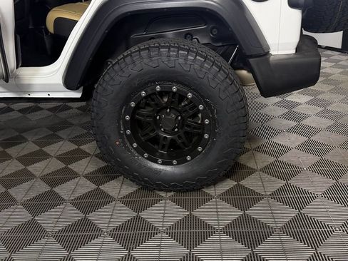 Used 2018 Jeep Wrangler Unlimited Sport AWD/4WD image 11