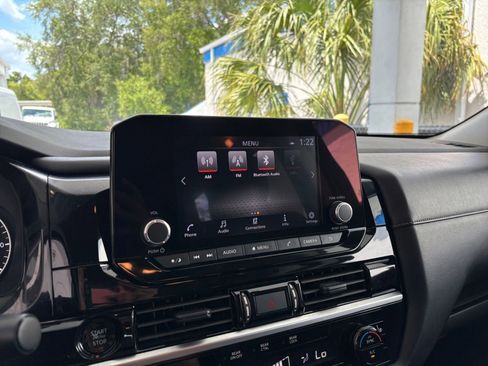 Used 2025 Nissan Pathfinder SV image 20