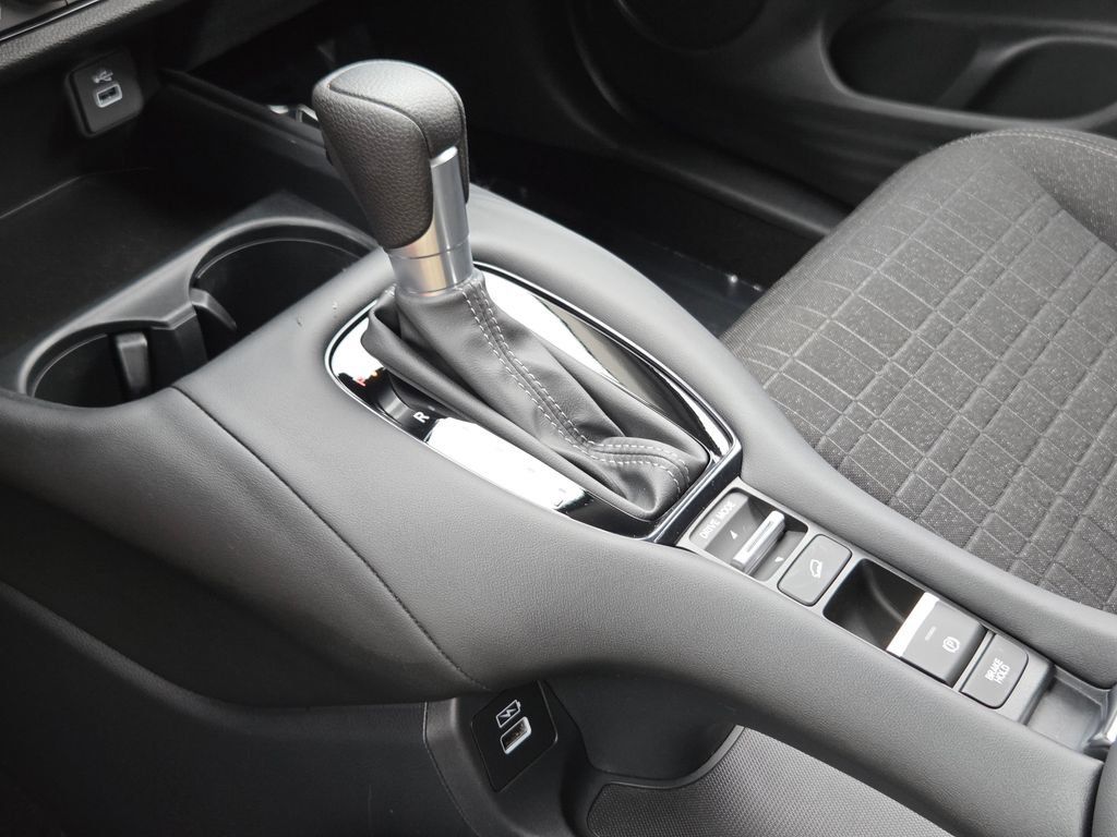 Certified 2023 Honda HR-V LX image 33