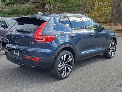 New 2026 Volvo XC40 B5 Ultra w/ Protection Package Premier