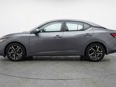 Used 2025 Nissan Sentra SV image 4