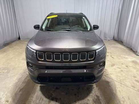 Used 2022 Jeep Compass Latitude w/ Sun and Sound Group AWD/4WD image 7