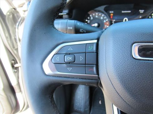 Certified 2024 Jeep Compass Latitude w/ Convenience Group image 17