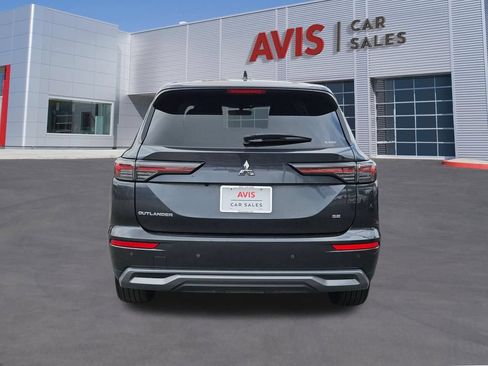 Used 2025 Mitsubishi Outlander SE AWD/4WD image 5