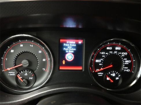 Used 2012 Dodge Charger SE image 11