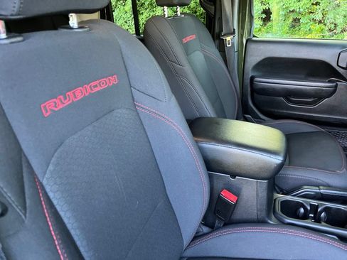 Used 2022 Jeep Gladiator Rubicon w/ Cold Weather Group AWD/4WD image 44
