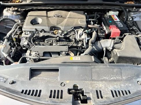 Used 2018 Toyota Camry XLE FWD image 7