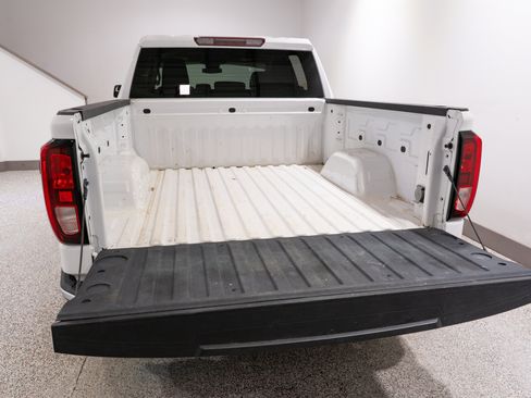 Used 2024 GMC Sierra 1500 SLE w/ X31 Off-Road Package AWD/4WD image 11